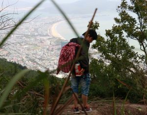 đi phượt tiếng anh là gì