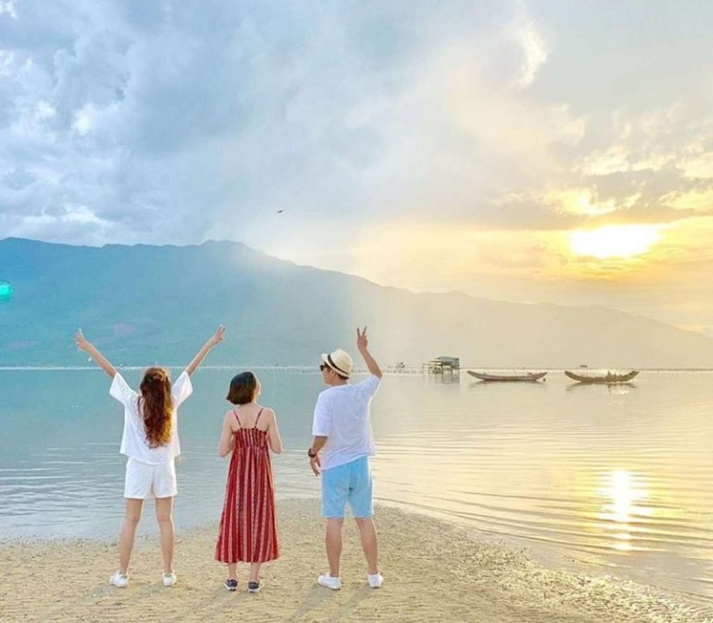 Một ngày khám phá đầm Lập An - “Tuyệt tình cốc” mơ màng xứ Huế