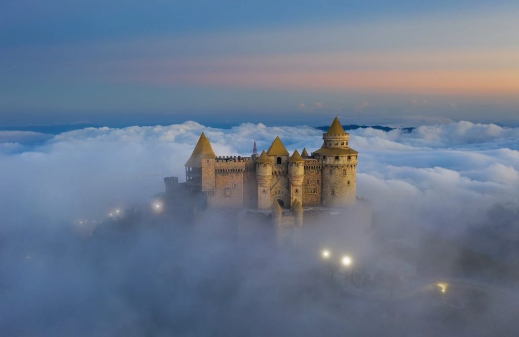 review-lau-dai-mat-trang-o-ba-na-hills